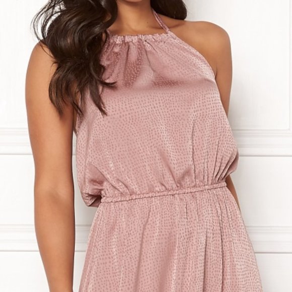 ✨HP✨ Only - Blush Halterneck Dress - Picture 3 of 15